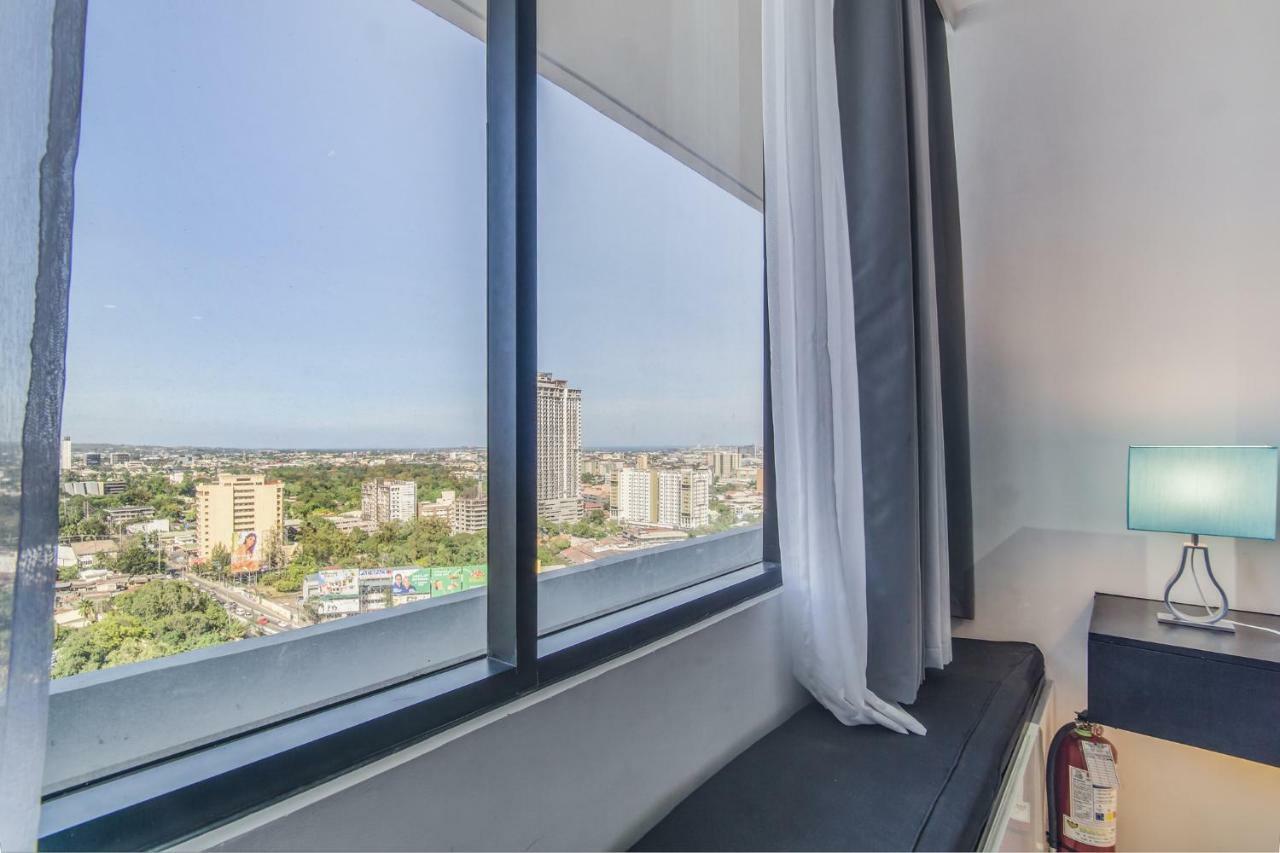Free Netflix Condo Near It Park With 32-Inch Samsung Hdtv 宿务 外观 照片