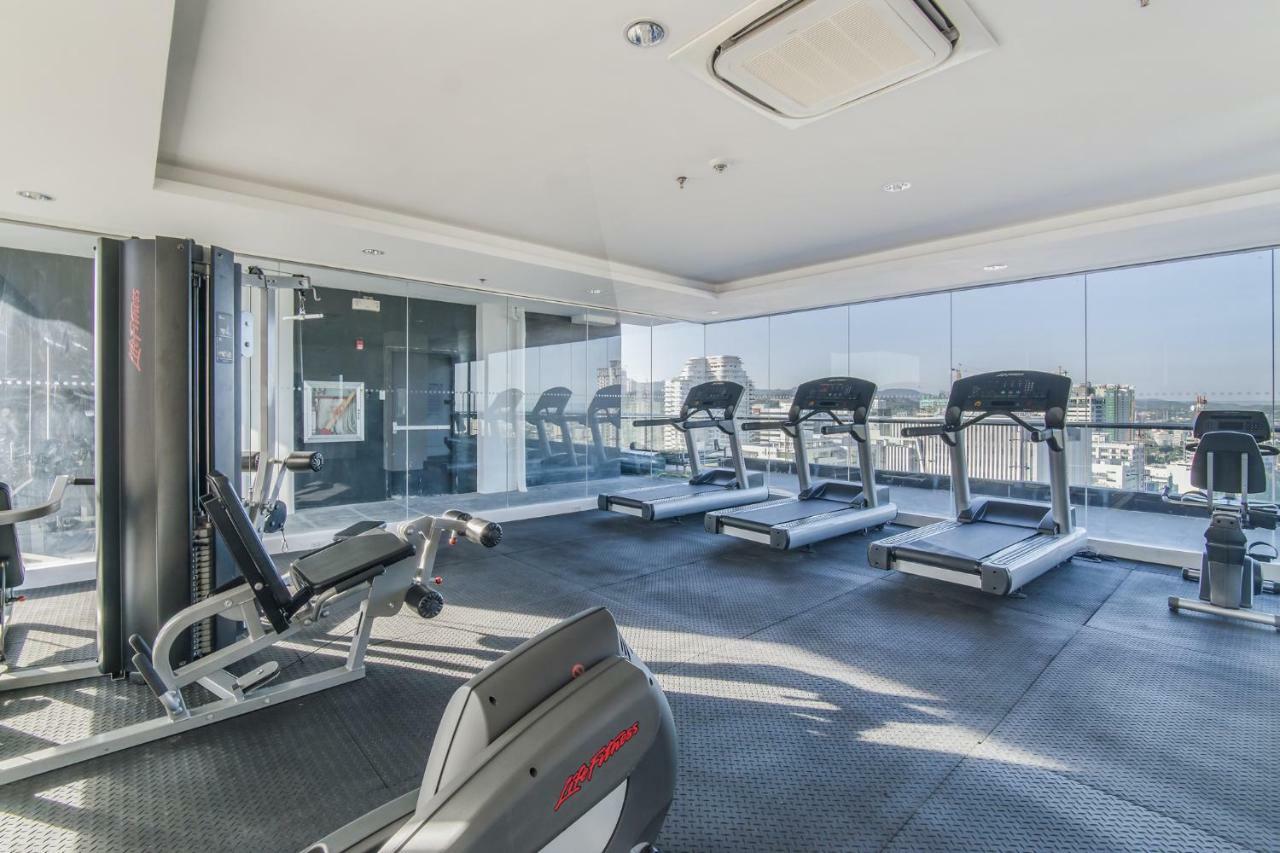 Free Netflix Condo Near It Park With 32-Inch Samsung Hdtv 宿务 外观 照片